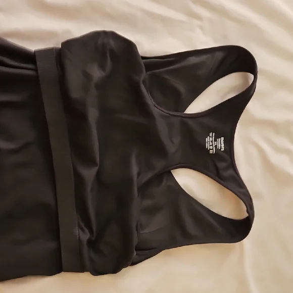 Athletic Tank With Built In Bra EUC - Picture 7 of 7